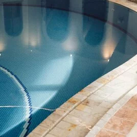 Wellness hotel - indoor pool Ahrntal & outdoor whirlpool